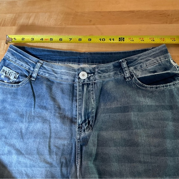 Cowgirl Tuff XL 32X29 Midrise, 5 Pocket, Whiskered, Bootcut Jeans, American Flag - Picture 14 of 16
